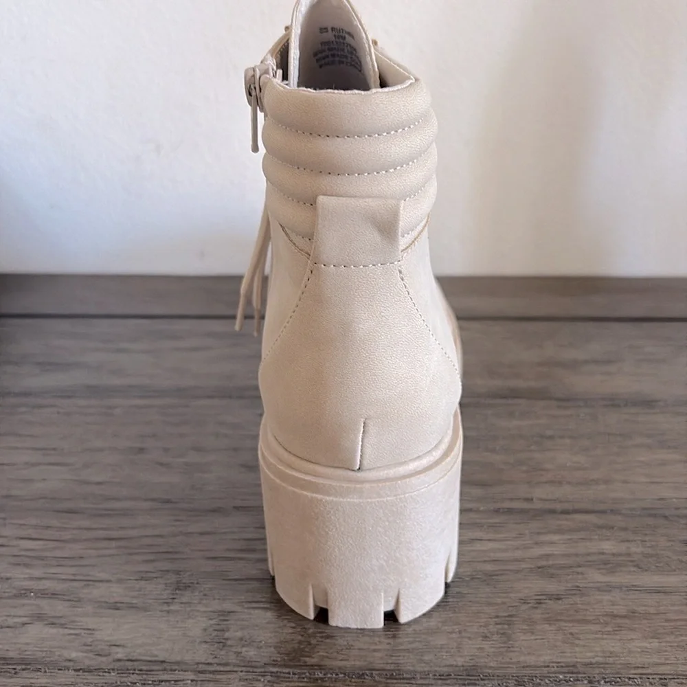 NIB [Sun + Stone] Ruthee Lug Faux Leather Round Toe Low Ankle Boots Women’s 10 - Picture 5 of 12
